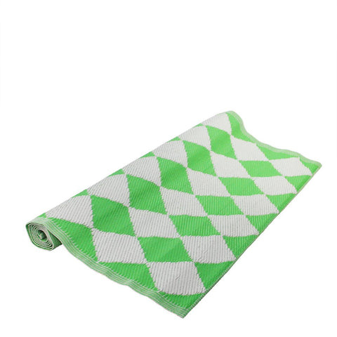 4' x 6' Fancy Fair Dynamite Diamonds Green and White Outdoor Patio Throw Rug